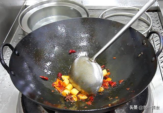 鱼锅调料都有什么呀，做鱼锅用什么调料