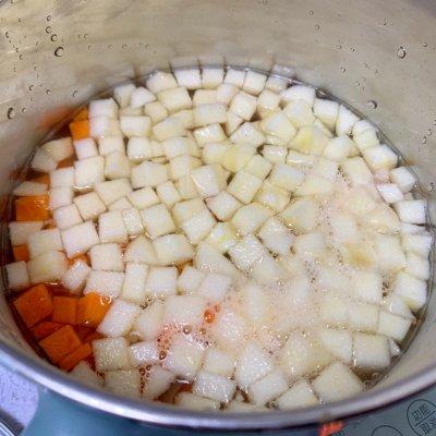 红萝卜可以和什么搭配，胡萝卜小饼的做法