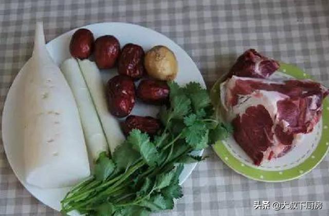 羊肉萝卜汤锅用什么佐料，煲萝卜羊肉汤放什么材料