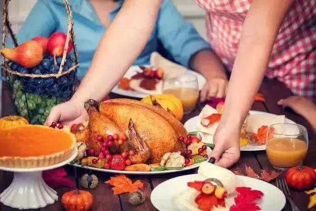 感恩节吃什么食物，感恩节为什么要吃烤火鸡