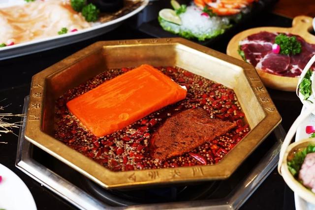 重庆火锅为什么好吃，火锅是重庆的特色不得不品尝