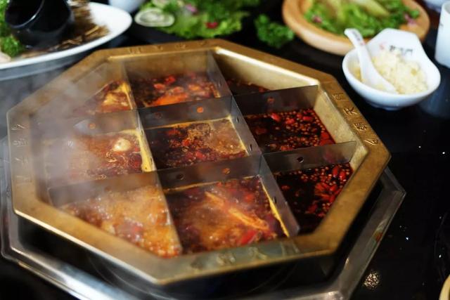 重庆火锅为什么好吃，火锅是重庆的特色不得不品尝