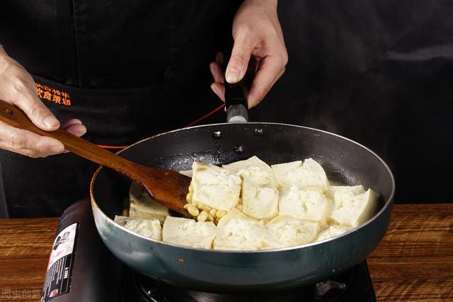姜擦锅为什么不粘，怎么样煎豆腐才能不粘锅