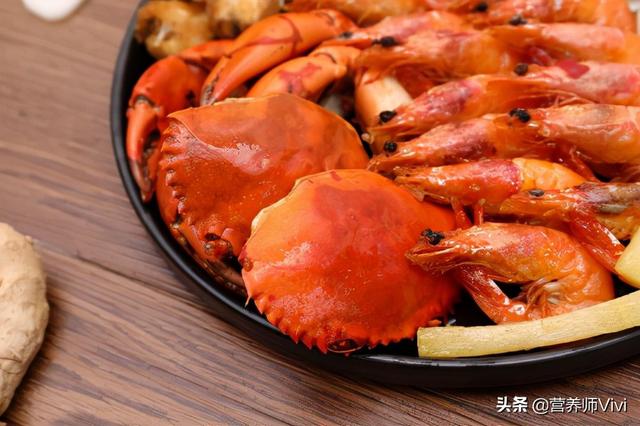海螃蟹与什么不能同时吃，秋天吃螃蟹的注意事项