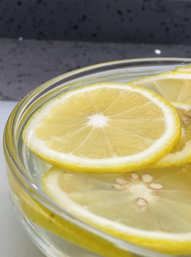 柠檬水加盐有什么作用，老盐柠檬水做法