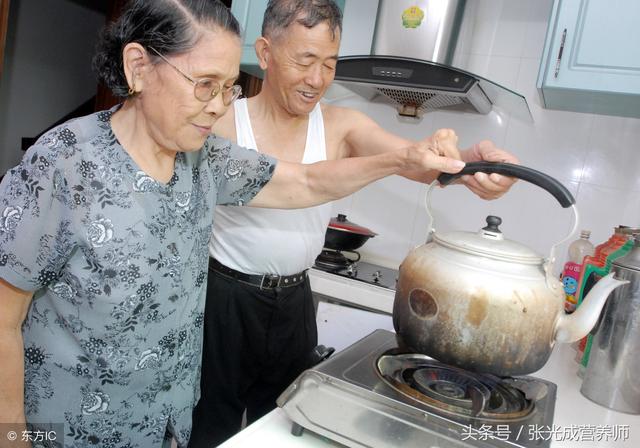 高压锅炖肉为什么糊锅，使用铁锅和铝锅最应该注意的安全问题