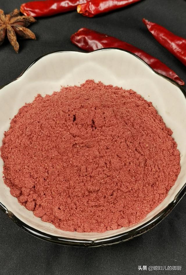 卤水中食用色素什么时候放合适，红曲米给卤肉上色的正确使用方法